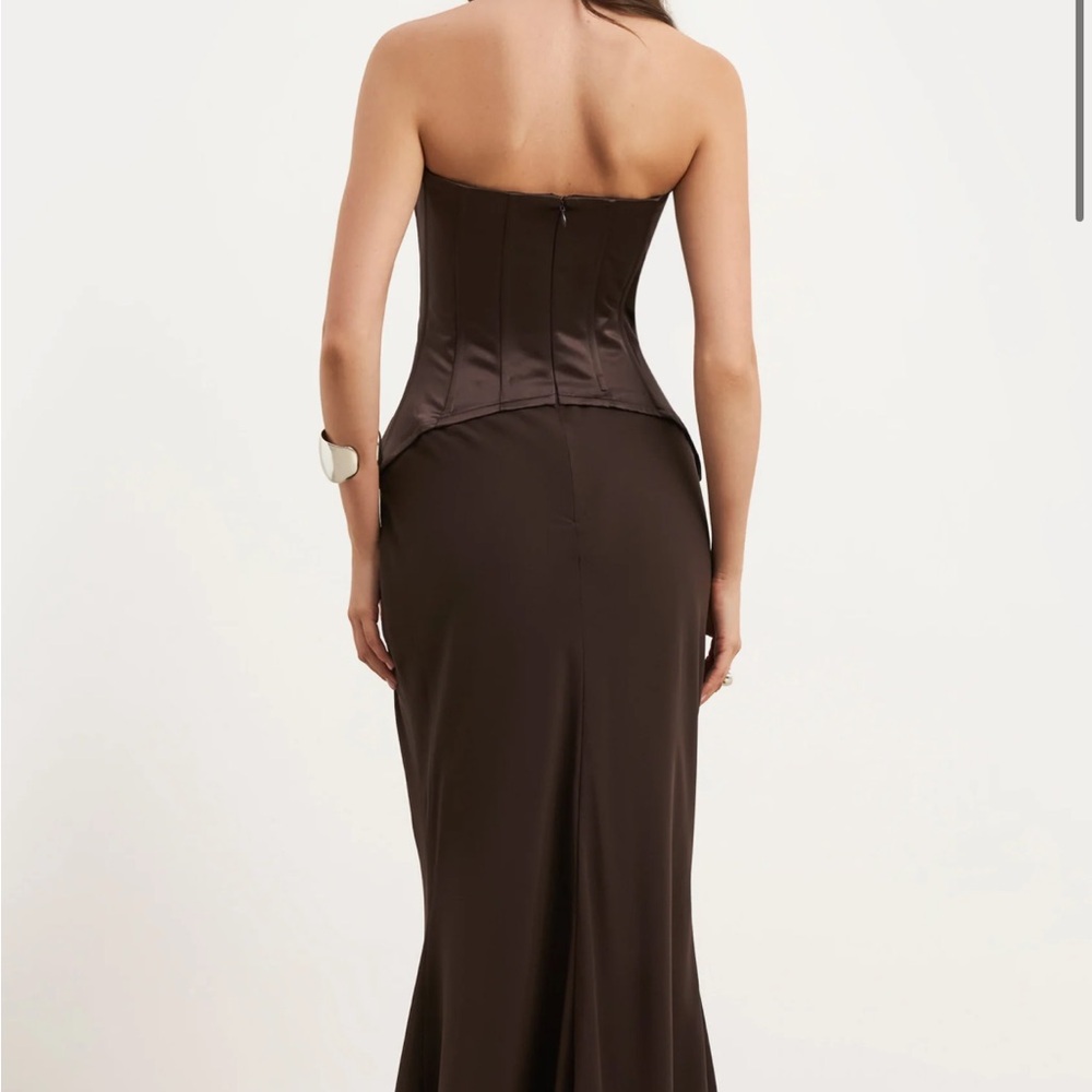 NWT Chic Strapless Brown Dress - Picture 2 of 3